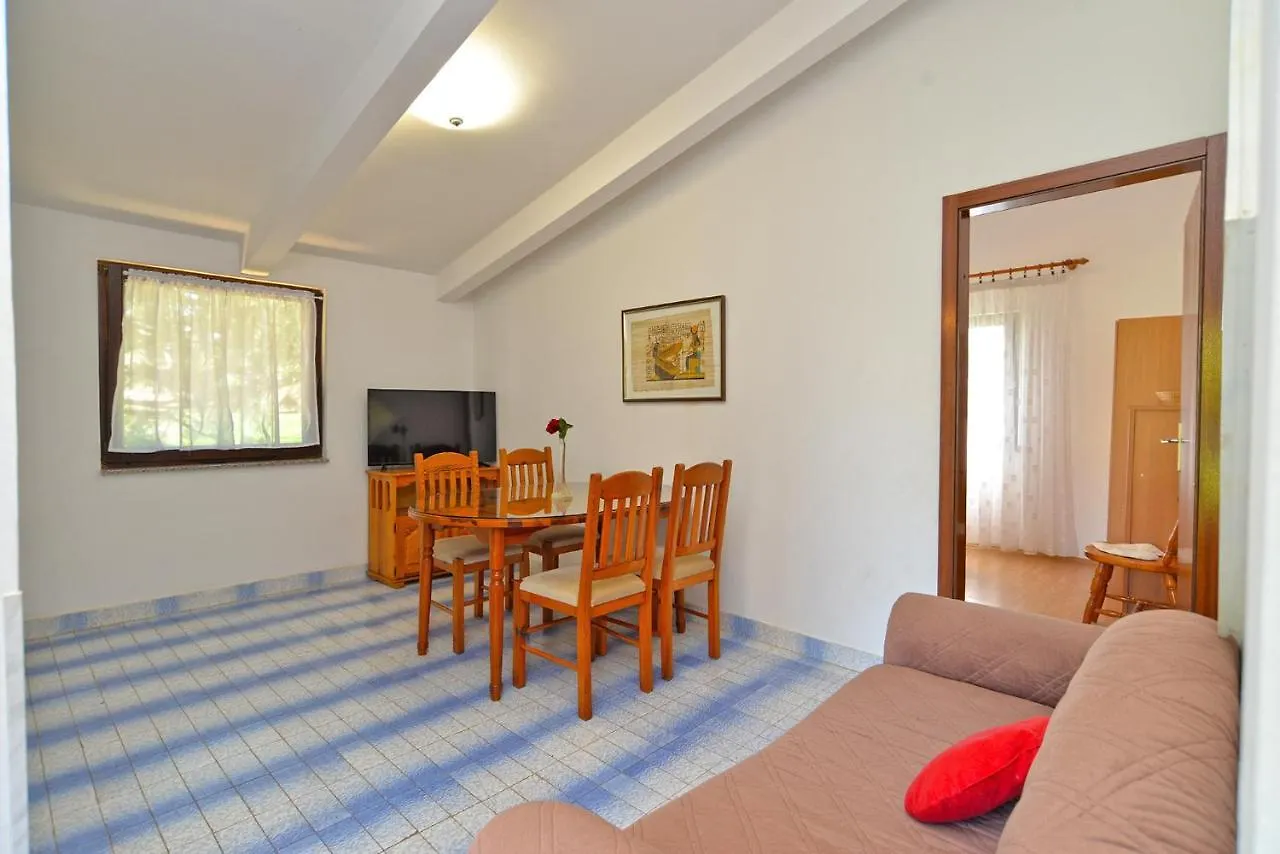 Apartments Mira 667 Medulin