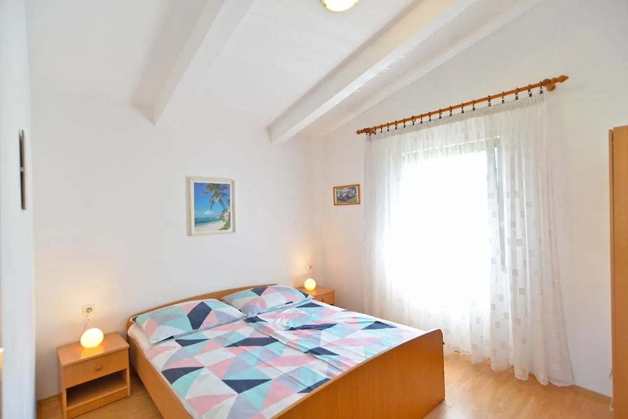 Apartments Mira 667 Medulin Kroatien