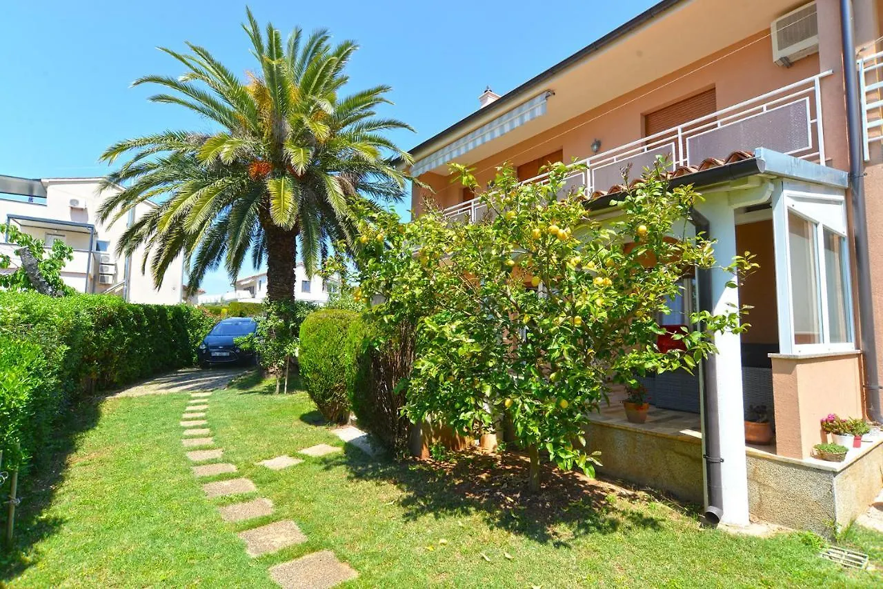 Apartments Mira 667 Medulin